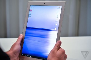 Pantalla del concepto de tablet 2 en 1 de Toshiba